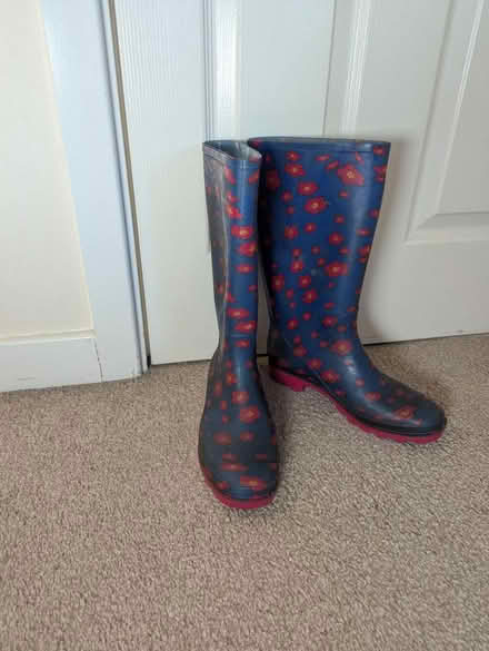 Photo of free Women's Wellies Size 6 (BS10) #3