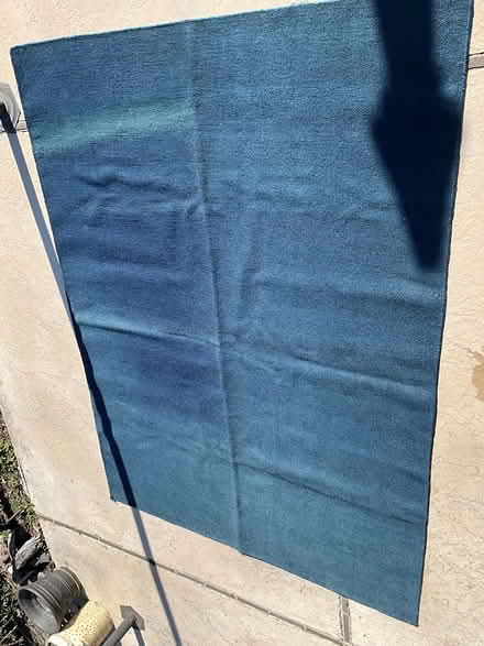 Photo of free Rug 6’ X 8’ (Redwood City, Woodside Plaza) #2