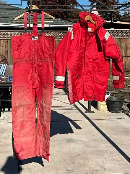 Photo of free Foul weather gear - Ocean (Redwood City, Woodside Plaza) #4