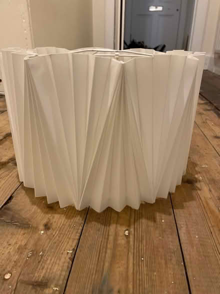 Photo of free Wire lamp shade (Spottiswoode EH9) #2