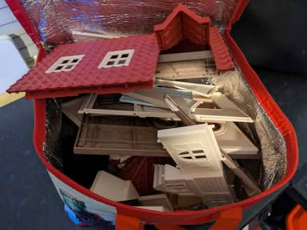 Photo of free Salvanian families house (Chester CH2) #2