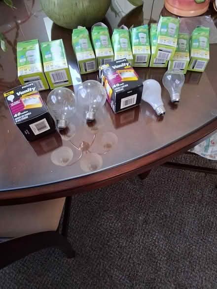 Photo of free assorted light bulbs (northwest westland.) #1