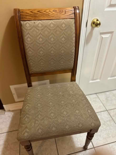 Photo of free Dinning room chair (Meadowvale, Mississauga) #1