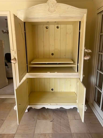 Photo of free Provincial style cabinet (Gumtree Hills Sunbury) #3