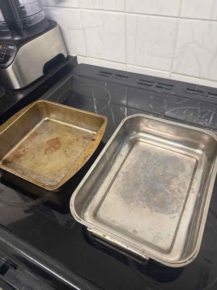 Photo of free Assortment of roasting tins & bakin (Plaistow) #3
