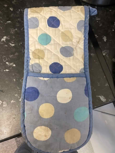 Photo of free Oven Gloves (Walworth Road) #1