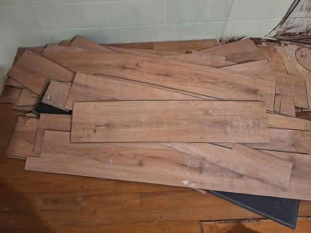 Photo of free LVT click flooring (Jordanhill G12) #1