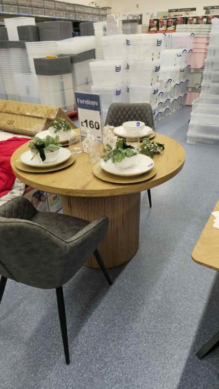 Photo of Round dining table (Queens Park) #1