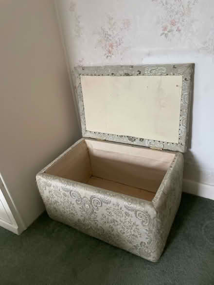 Photo of free Padded box (Kenilworth CV8) #2