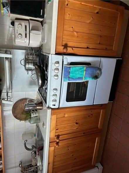 Photo of free Kitchen units (Loughborough LE11) #2