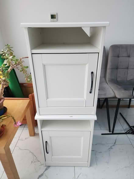 Photo of free 2 x White Bedside Cabinets (Hounslow TW5) #1