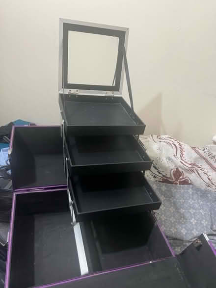 Photo of free Big make up box (Radcliffe M26) #2