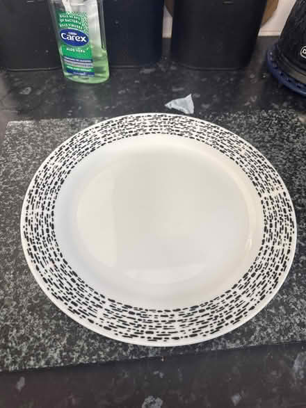 Photo of free Plates & bowls (Plaistow) #4