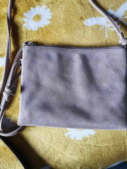 Photo of free cross body leather bags (Haresfinch) #3