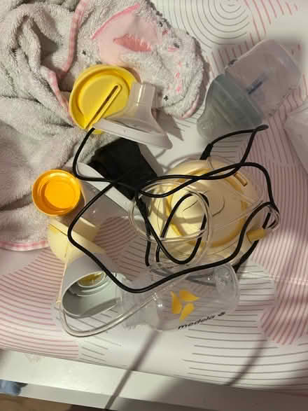 Photo of free Baby bath and breast milk pump (CM20) #1