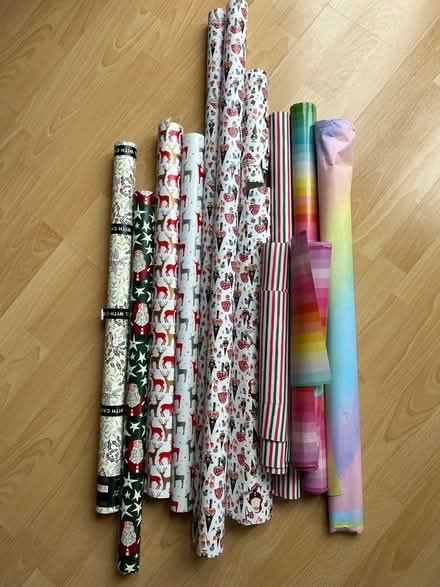 Photo of free Selection of wrapping paper (Barkham RG41) #1