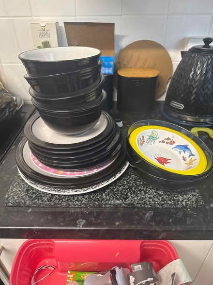 Photo of free Plates & bowls (Plaistow) #1