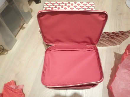 Photo of free Cosmetics presentation case (Purley SM6) #2