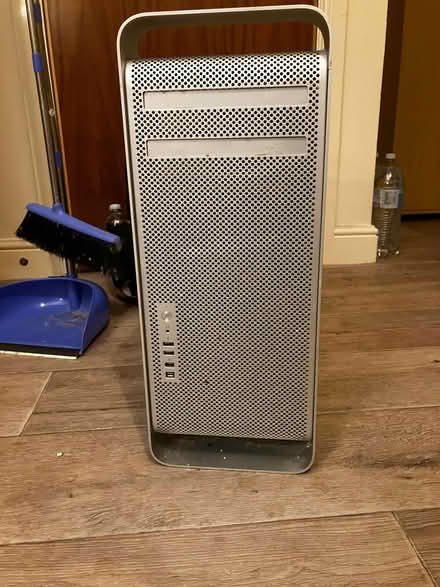 Photo of free Apple Mac Pro 1.1 (2006) Tower (High Bentham LA2) #1