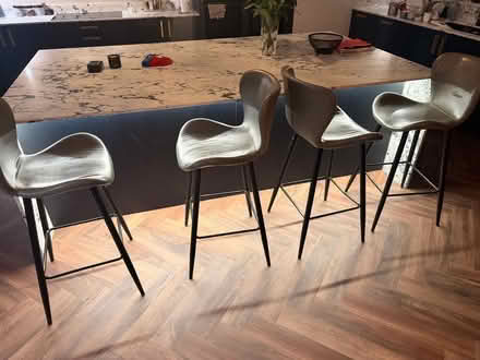 Photo of free 4 bar stools (Causewayhead FK9) #1