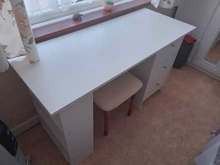 Photo of free White desk or bedroom unit (Upton poole dorset) #4