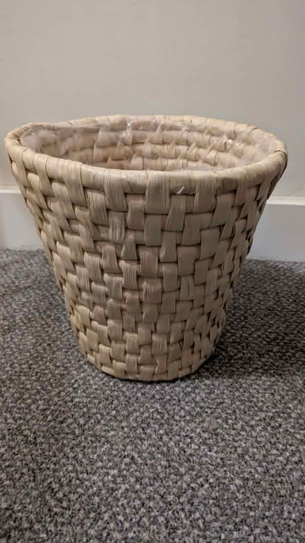 Photo of free Wicker bin with liner (Kendal LA9) #1