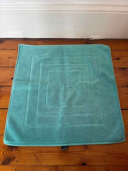 Photo of free Bath/shower matt (SE24) #1