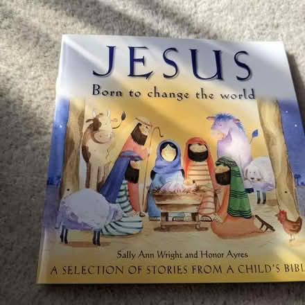 Photo of free Jesus nativity book (Hastings TN34) #1