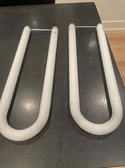 Photo of free U bend florescent lights (Mt. Pleasant) #1