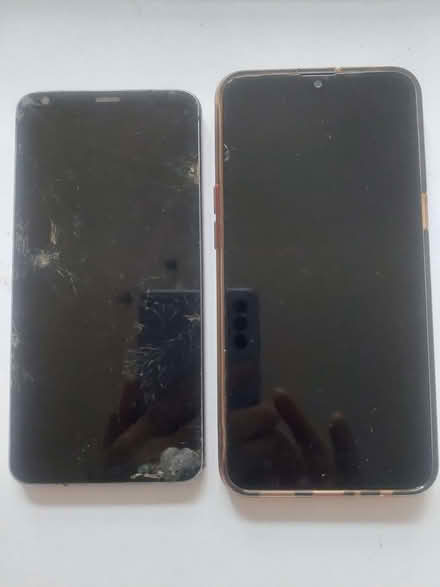 Photo of free Phones x2, both screens not working (Woodside CR0) #1