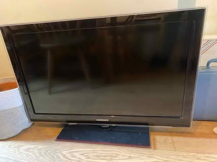 Photo of free TV - might need repairing (Hither Green SE13) #1