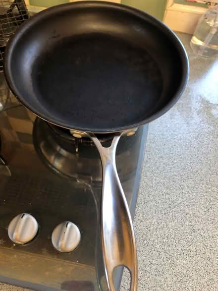 Photo of free non stick frying pan (Anstey LE7) #1