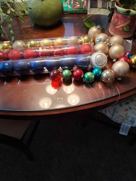 Photo of free many christmas bulbs (northwest westland.) #1
