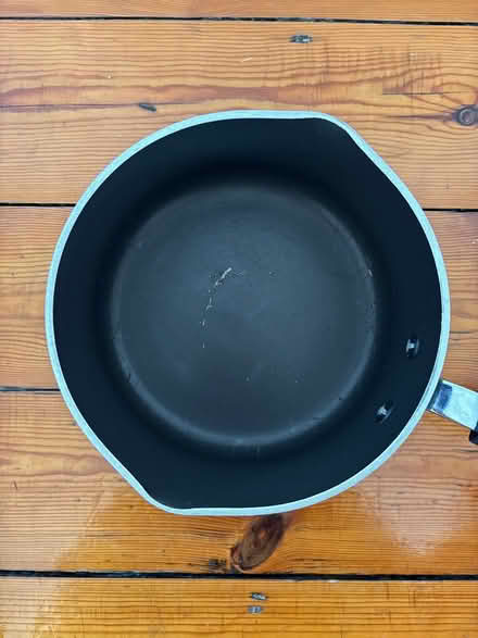 Photo of free Set of 3 saucepans + lids (SE24) #4