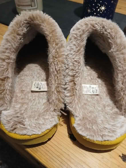 Photo of free Slippers size 8 (HG3) #2
