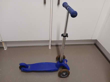 Photo of free blue scooter (Kennington) #2
