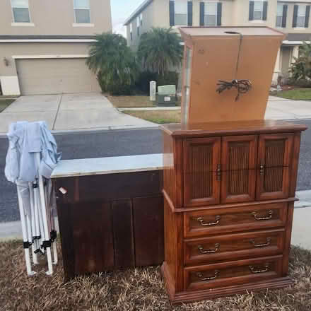 Photo of free CURB ALERT! FCFS! Furniture etc (561 19th St NW Ruskin, FL) #4