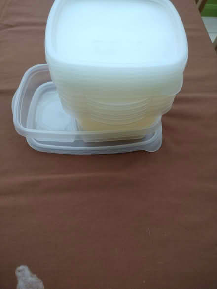 Photo of free Plastic containers, & vintage Tupperware (DA3) #4