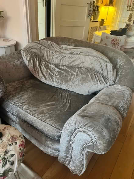 Photo of free Love seat (Croxley Green WD3) #3