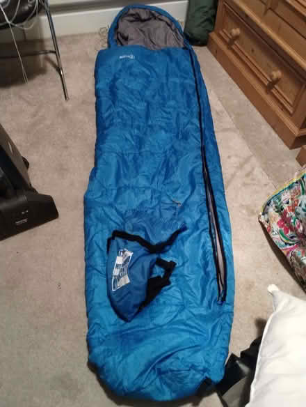 Photo of free 3 season sleeping bag with broken zip (Heaton Chapel SK4) #3