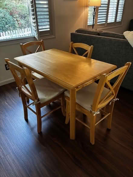 Photo of free Small dining table/chairs (Near Fulton & College) #1