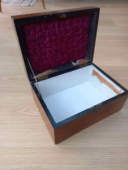 Photo of free Attractive vintage wooden box 27.5cmW x 20cmD x 14cmH (Bernards Heath AL3) #2
