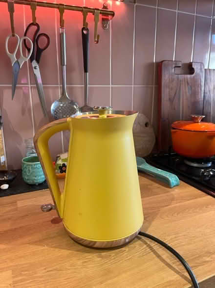 Photo of free Yellow Kettle with Wood Effect (Nuthall/Kimberley, Nottingham) #3