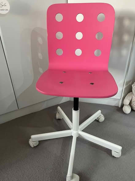 Photo of free Pink Ikea Child’s Chair (Wickford, Shotgate.) #3