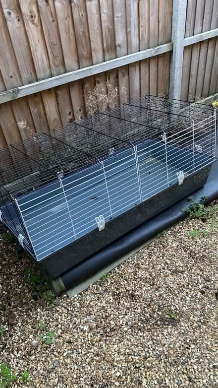 Photo of free Cage (Ub7 7pd) #1