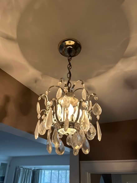 Photo of free Chandelier (Etobicoke Royal York and Bloor) #1