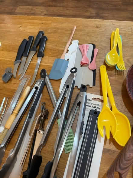 Photo of free Various kitchen odds n ends (Burgess hill RH15) #2
