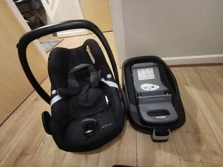 Photo of free Maxi cosi carseat with base (Idle BD10) #1