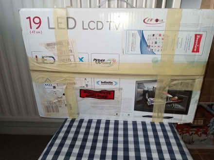 Photo of free LG TV, 19 in. (Woking GU22) #1