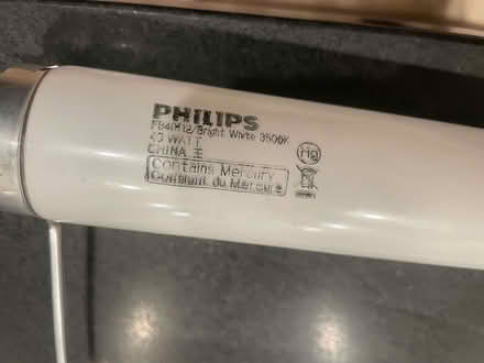 Photo of free U bend florescent lights (Mt. Pleasant) #2